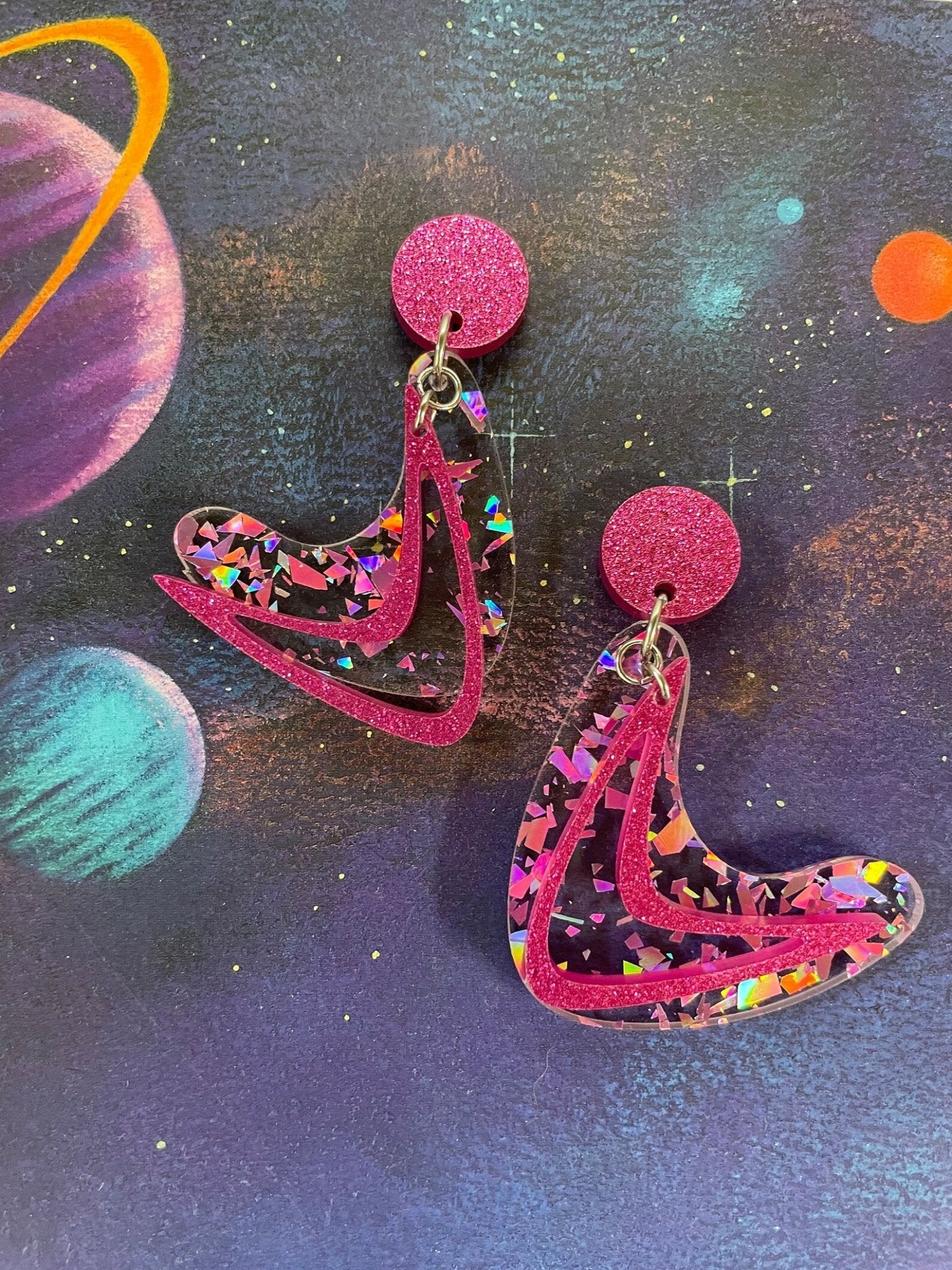 Atomic Space Age Boomerang Earrings. Fuschia Tinsel and Glitter Acrylic. Mid Century Modern. 1950’s style Earrings. Kitsch Dangle Earrings. - Rockabilly Australia Pty Ltd