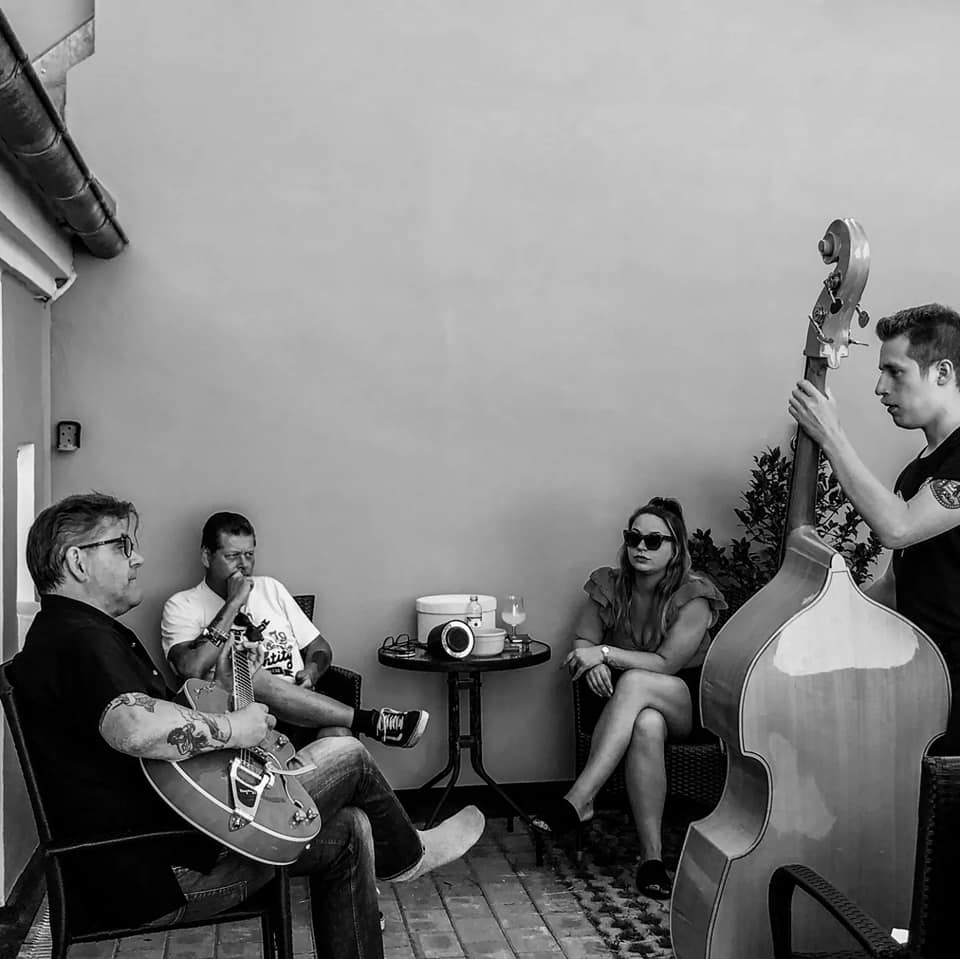 The Barntwisters - Rockabilly Australia Pty Ltd