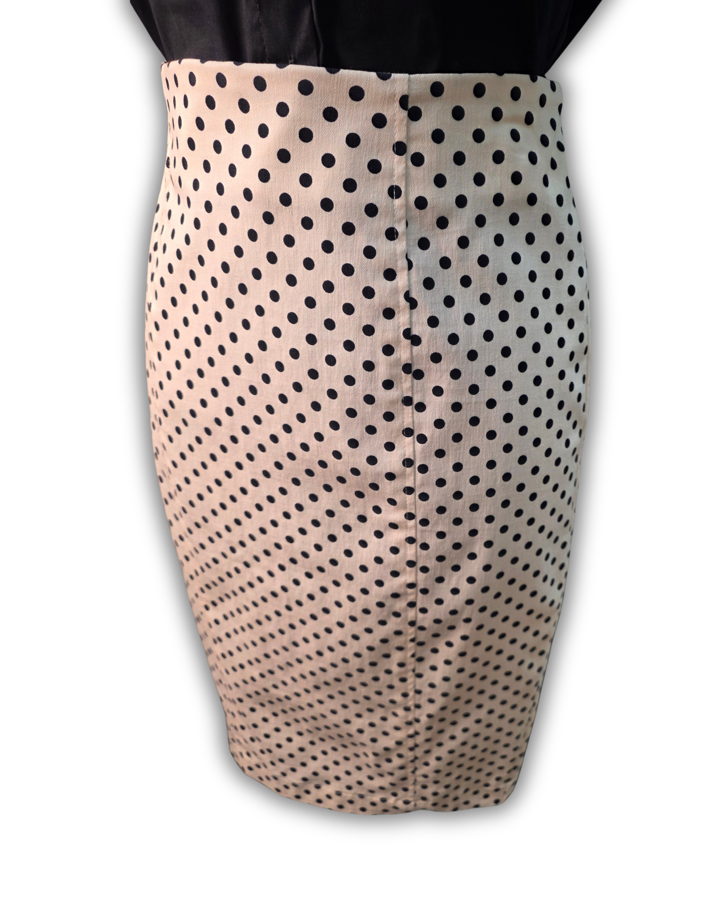 Ruby De Vine ladies pencil skirt handmade on the Gold Coast featuring a 1950s-inspired fitted silhouette with back split and rear zip.