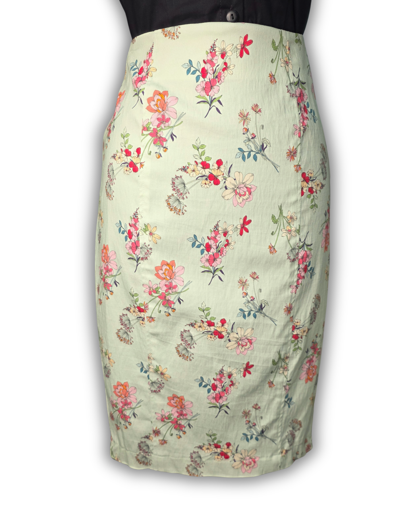 Ruby De Vine ladies pencil skirt handmade on the Gold Coast featuring a 1950s-inspired fitted silhouette with back split and rear zip. Now available on Rockabilly Australia.