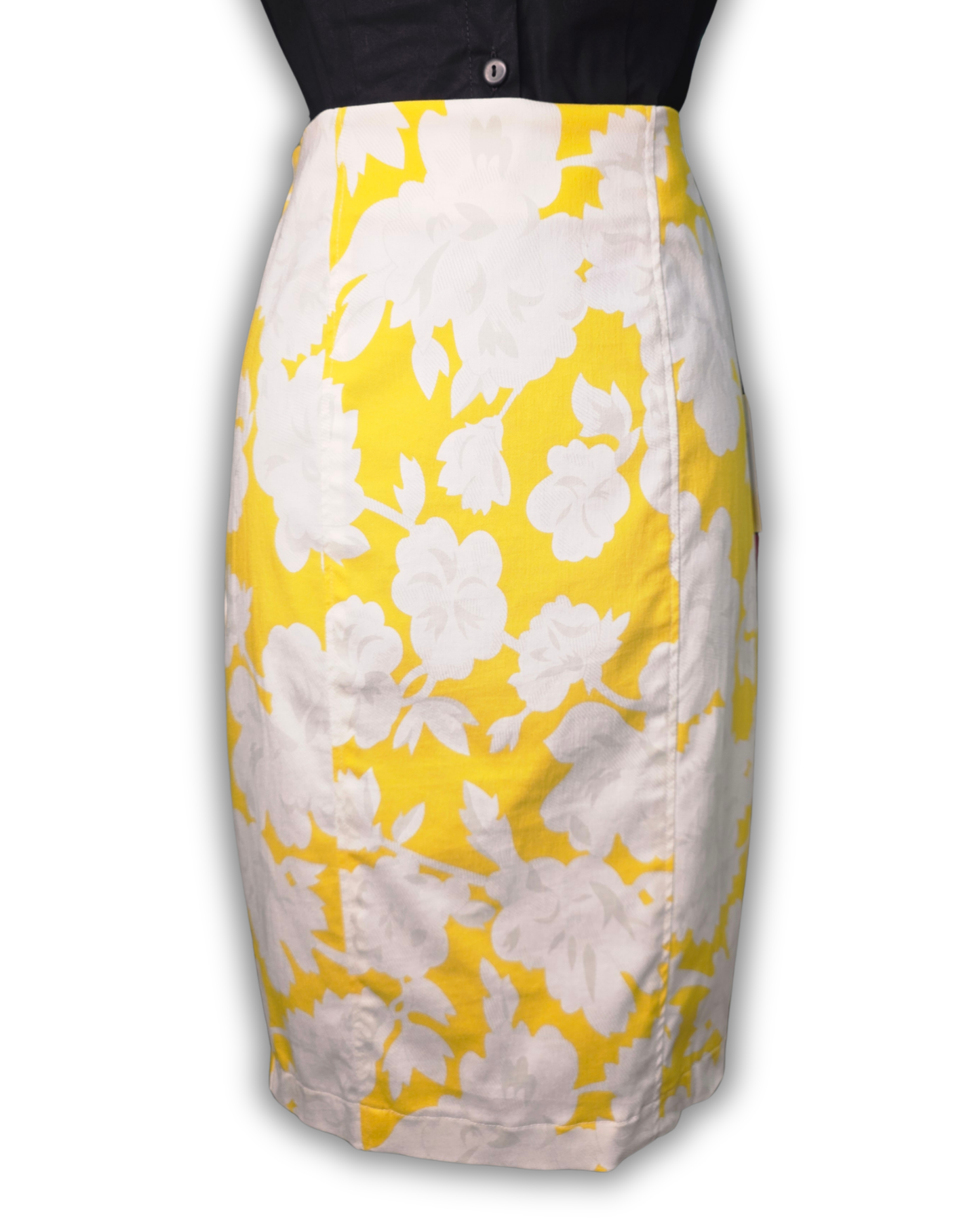 Ruby De Vine ladies pencil skirt handmade on the Gold Coast featuring a 1950s-inspired fitted silhouette with back split and rear zip. Now available on Rockabilly Australia.