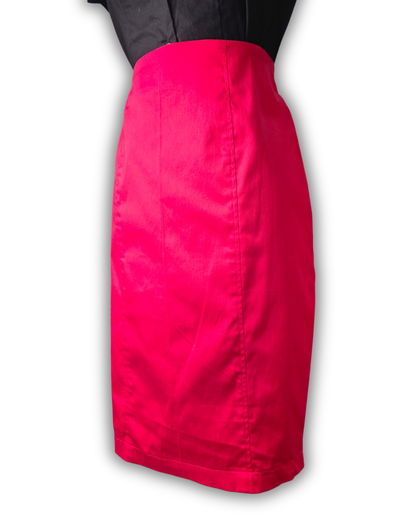 Ruby De Vine ladies pencil skirt handmade on the Gold Coast featuring a 1950s-inspired fitted silhouette with back split and rear zip. Now available on Rockabilly Australia.