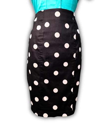 Ruby De Vine ladies pencil skirt handmade on the Gold Coast featuring a 1950s-inspired fitted silhouette with back split and rear zip.