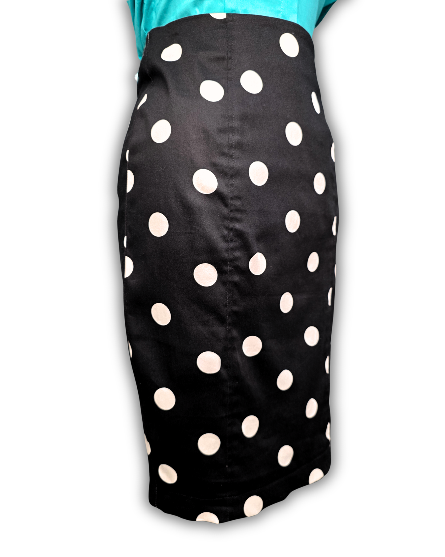 Ruby De Vine ladies pencil skirt handmade on the Gold Coast featuring a 1950s-inspired fitted silhouette with back split and rear zip.