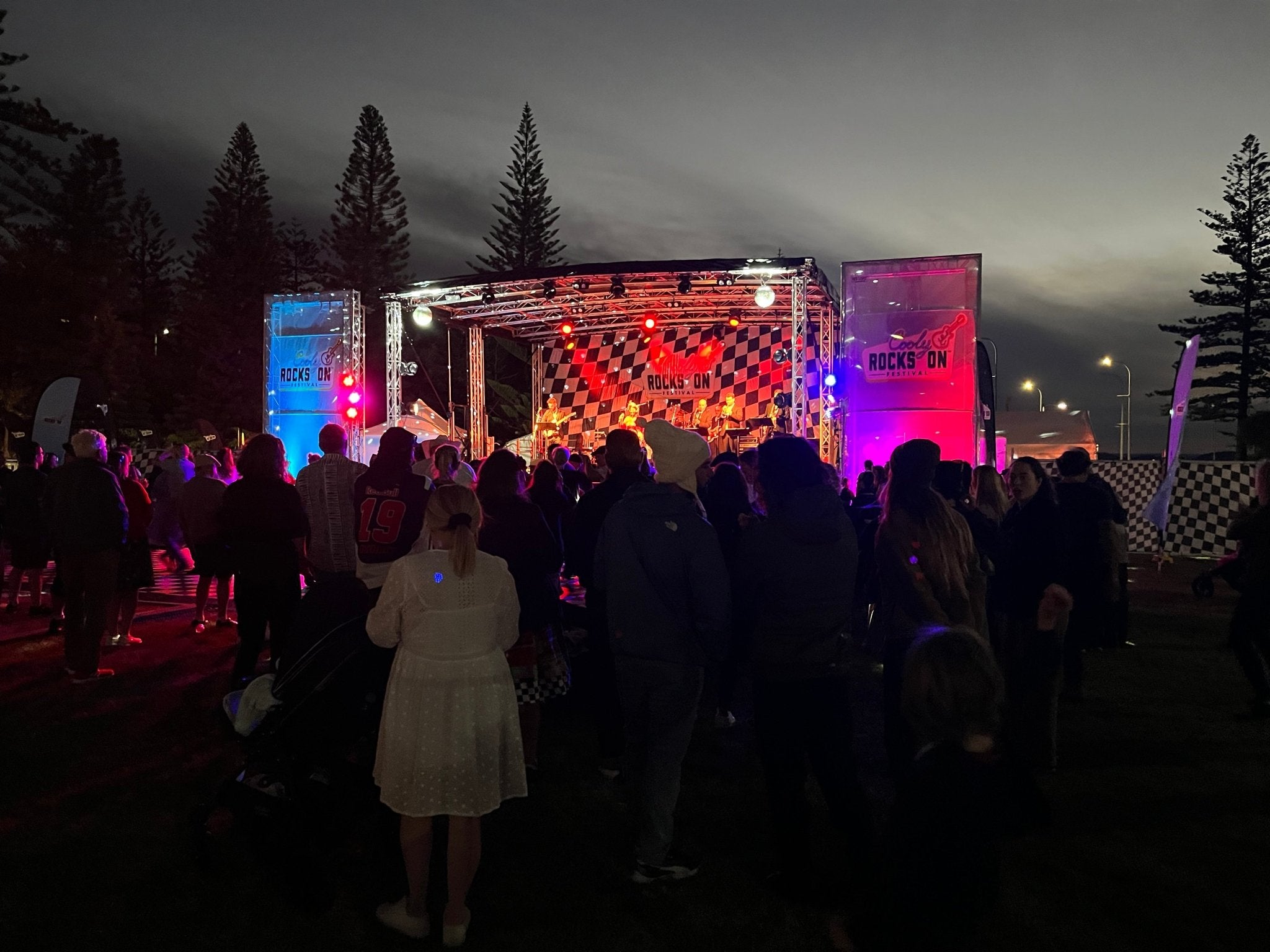 Dezzie D and The Stingrayz - Rockabilly Australia Pty Ltd