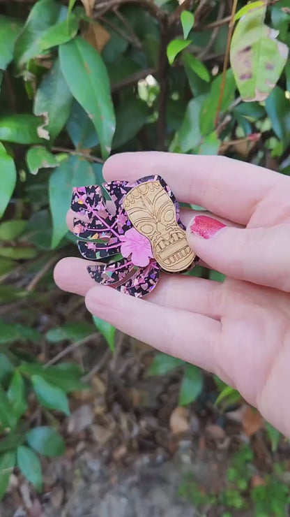 Tiki Brooch – Pink Hawaiian Mid-Century Design (TBPHMCD)